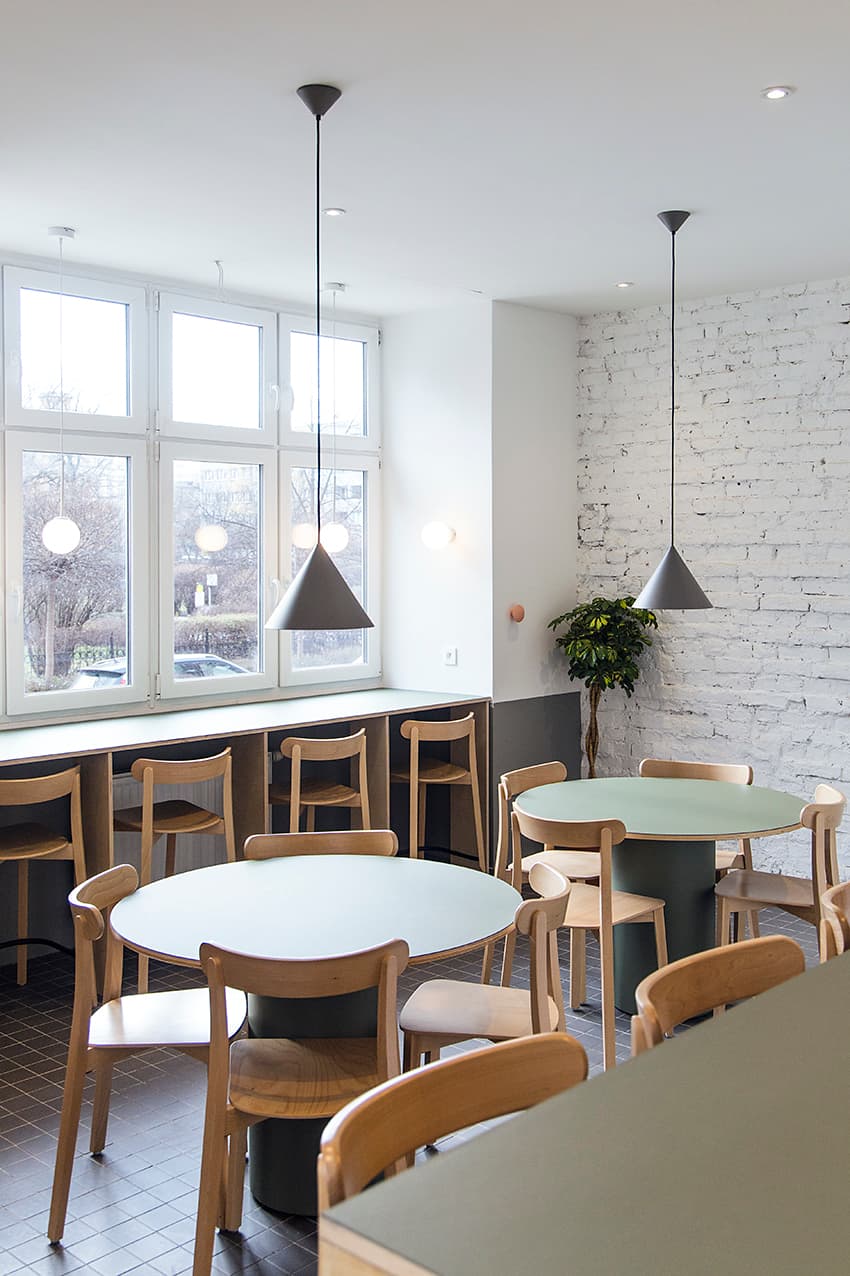 Katarzyna Dobiecka — wine bar Pijalnia