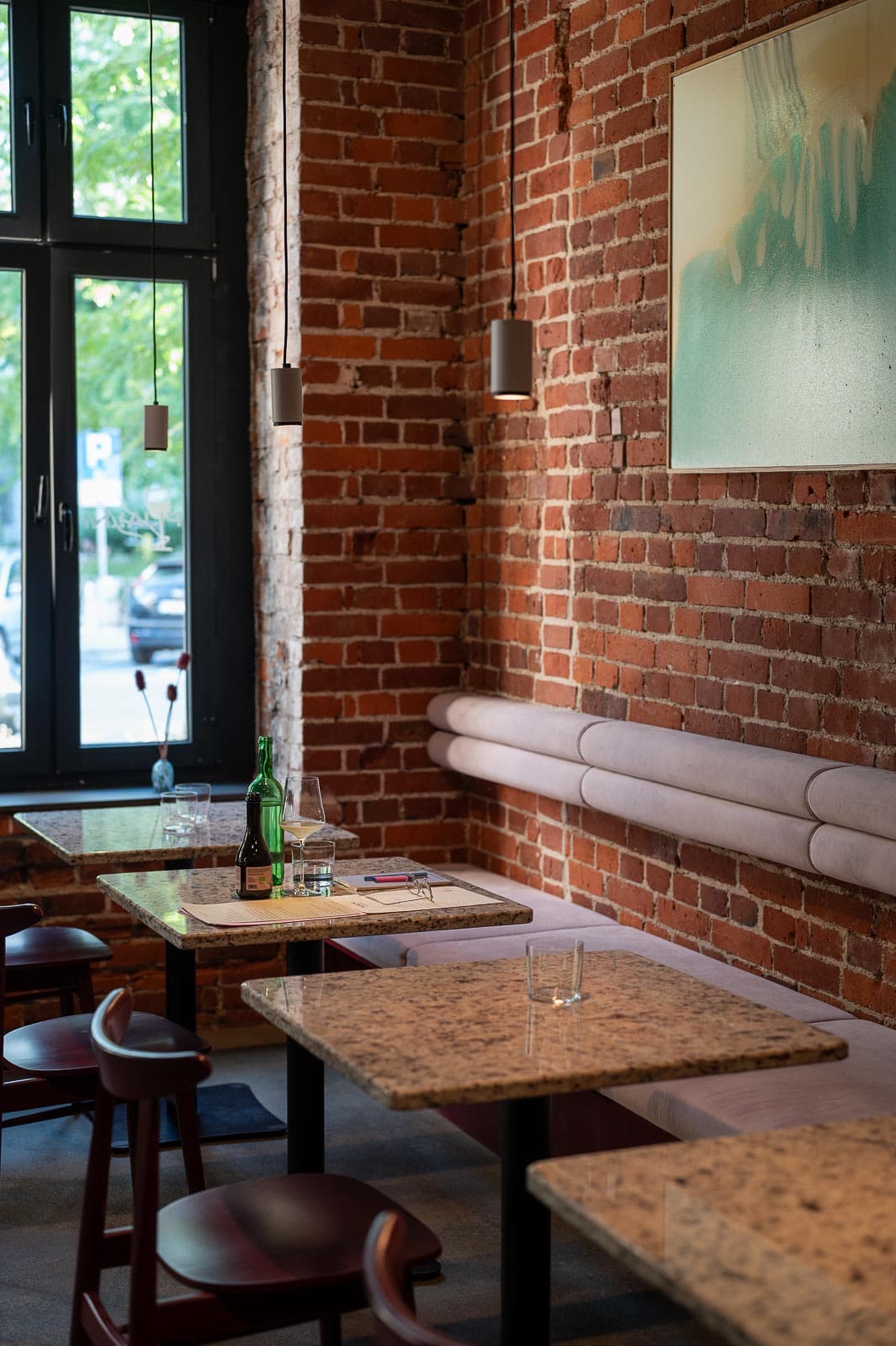 Katarzyna Dobiecka — wine bar Pijalnia