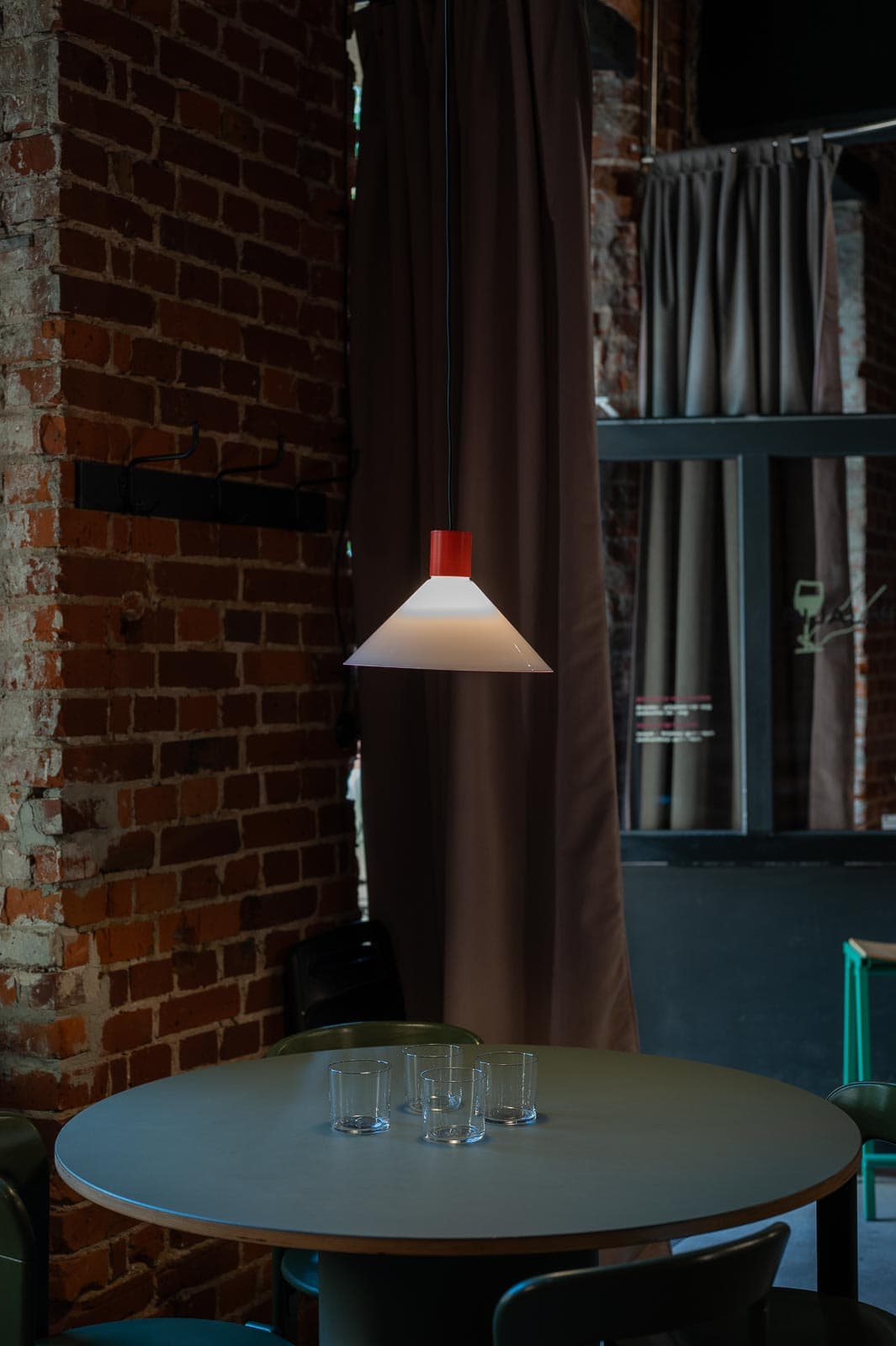 Katarzyna Dobiecka — wine bar Pijalnia